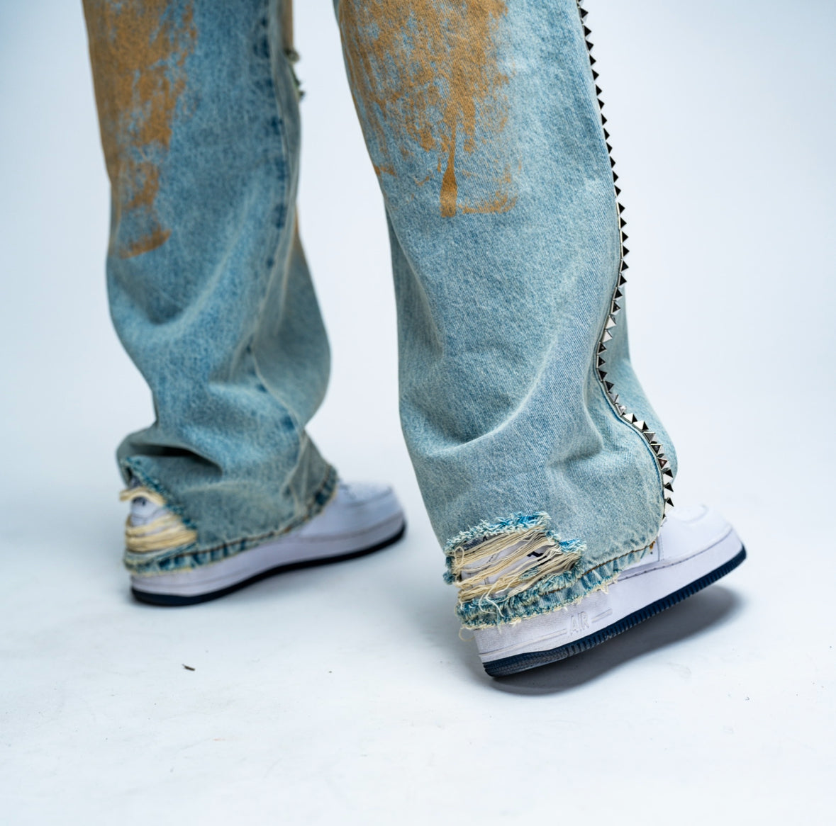BLUE STUDDED DENIM